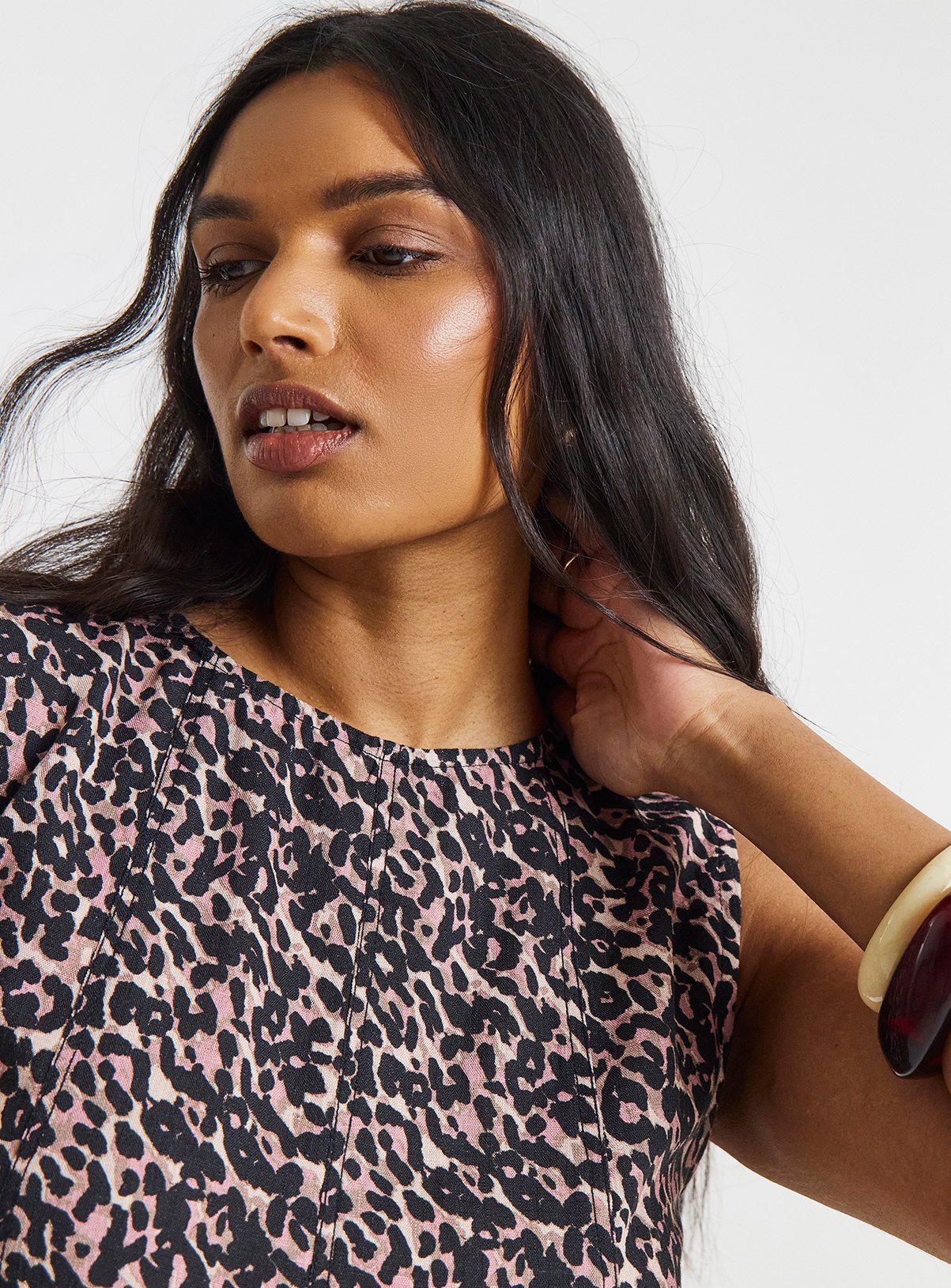 SIMPLY BE Leopard Print Shell Vest With Linen 18 - Image 4 thumbnail